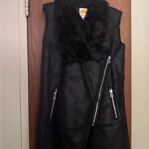 C&C California Black Vest with Faux Fur Collar